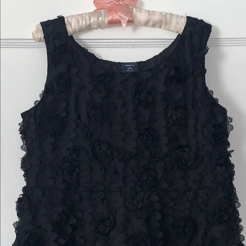 GAP Textured Black Roses Overlay Dress 6/7 EUC